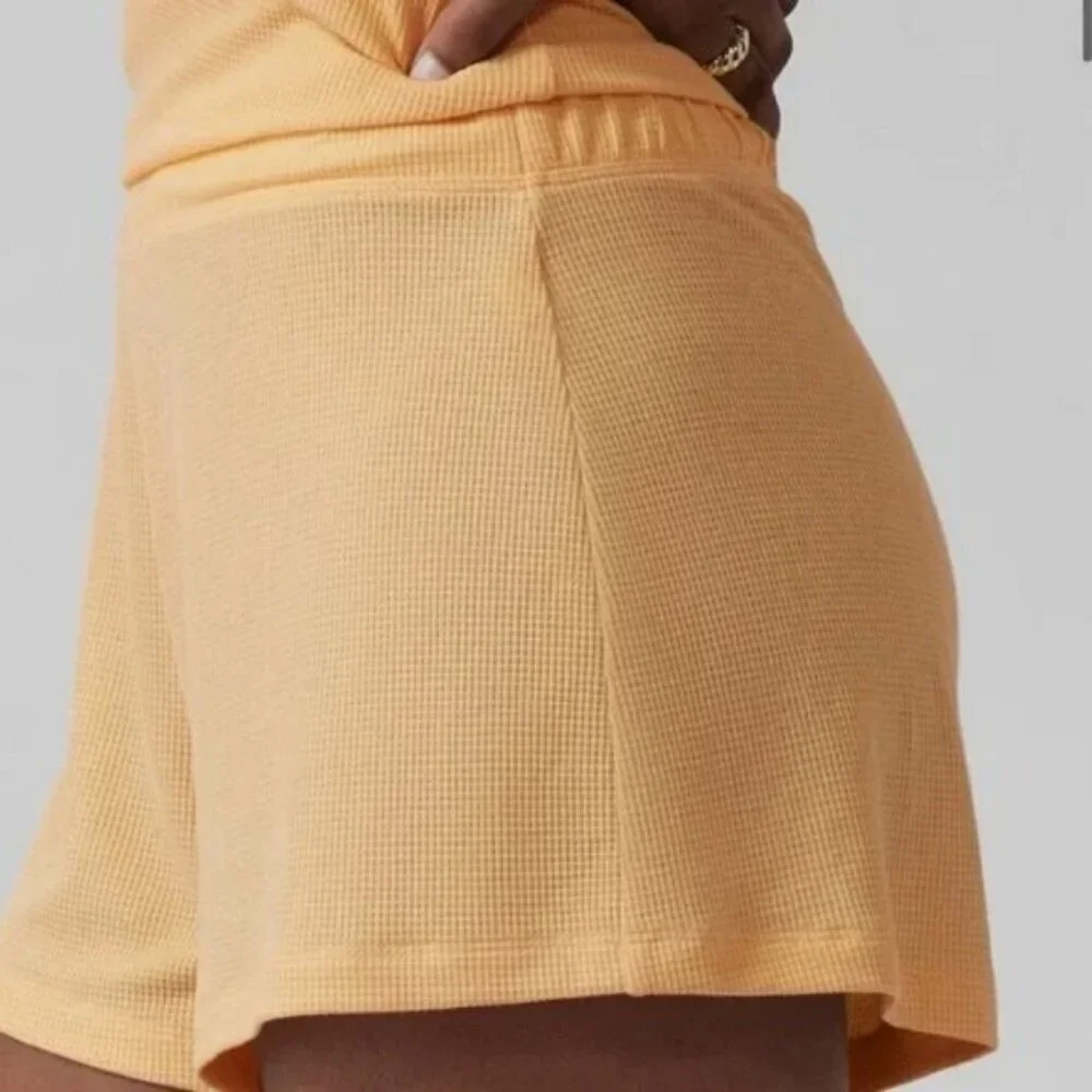 Athleta Wind Down Sleep Short In Lunaria Yellow Size Large